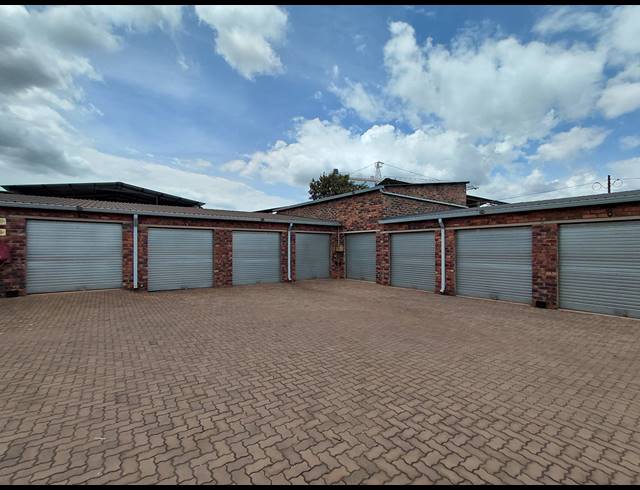 1,743M² BUSINESS FOR SALE IN MOKOPANE CENTRAL